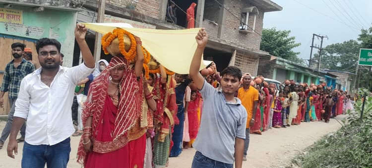 Darbhanga News: कलश शोभा यात्रा के साथ सिमरी में गणेश पूजन आरंभ