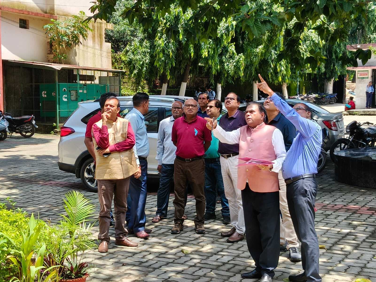 Chaibasa News : कॉलेज का ए ब्लॉक जर्जर, कक्षाएं संचालन नहीं करने का आदेश