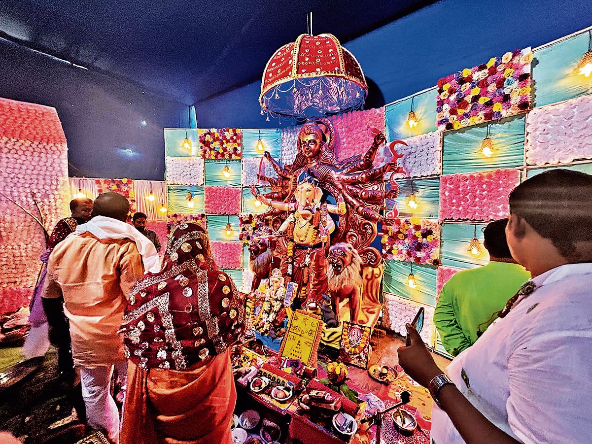 East Singhbhum News : जयकारों के साथ बप्पा का स्वागत कर धन्य हुए श्रद्धालु