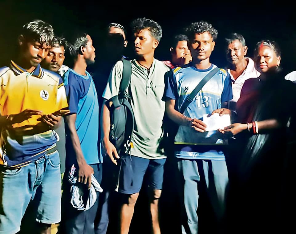 East Singhbhum News : फुटबॉल टूर्नामेंट के रोमांचक फाइनल में  मुसाबनी विजेता