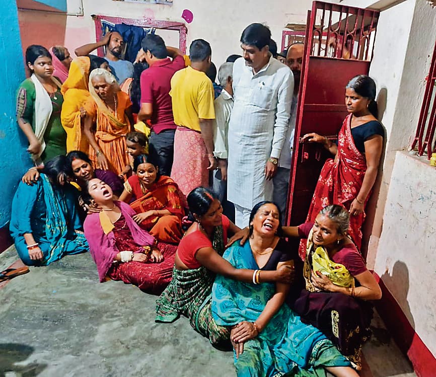 Patna News : खेत में पानी भरे गड्ढे में नहाने गये तीन भाइयों की डूबने से हुई मौत