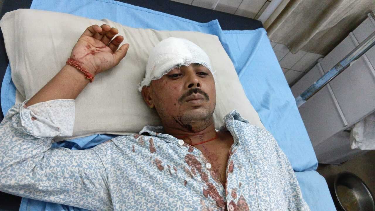 Bokaro News : शराब का प्रिंट रेट से अधिक पैसा लेने पर  मारपीट, सेल्समैन व ग्राहक घायल