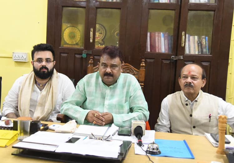 Patna News : सूबे के मठ-मंदिरों में होगी अखाड़ा व शिक्षा की व्यवस्था