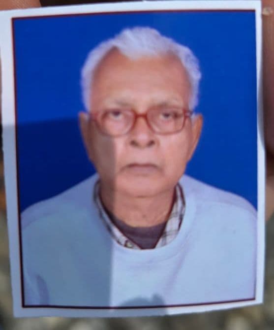 Dhanbad News: एफसीआइ के रिटायर्ड कर्मी की ट्रेन से गिरकर मौत, मातम