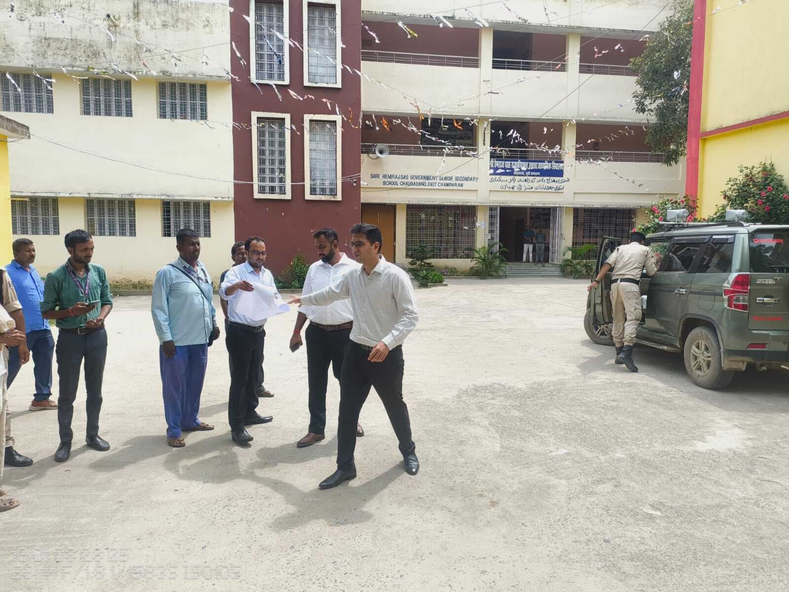 Motihari: डिस्पैच सेंटर का डीएम ने किया निरीक्षण