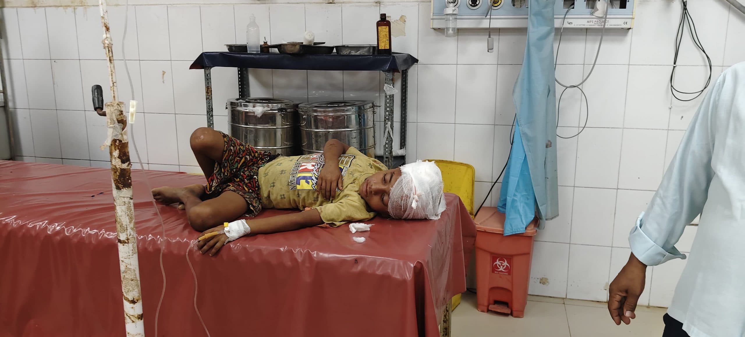 छत से गिरकर छह वर्षीय बच्चा घायल