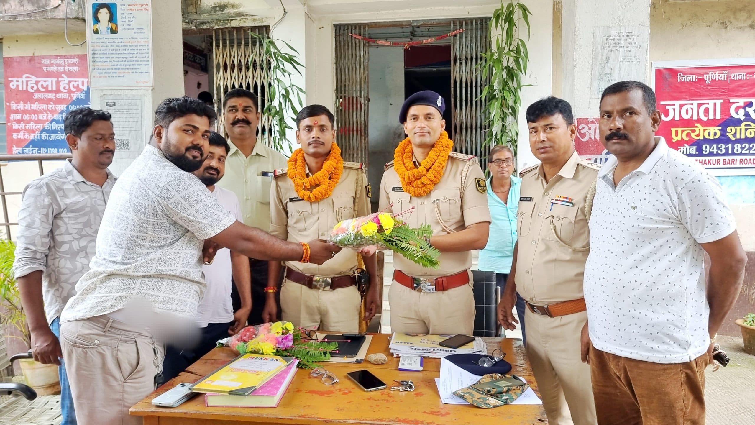 जलालगढ़ थाना में नये थानाध्यक्ष दीपक कुमार ने किया योगदान