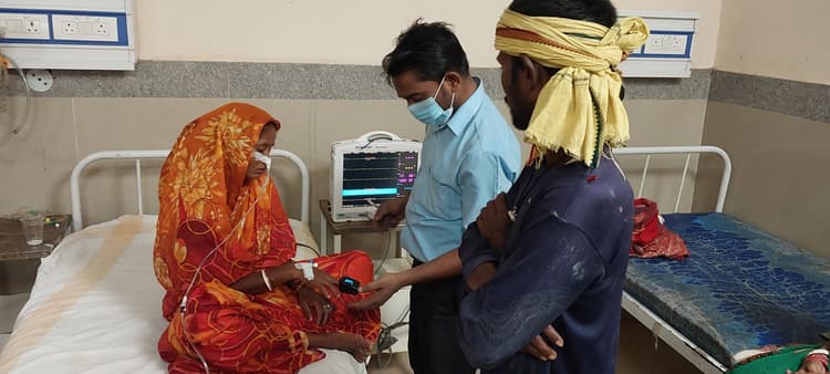 दवाई की जगह गलती से महिला ने पी ली कीट नाशक, भर्ती