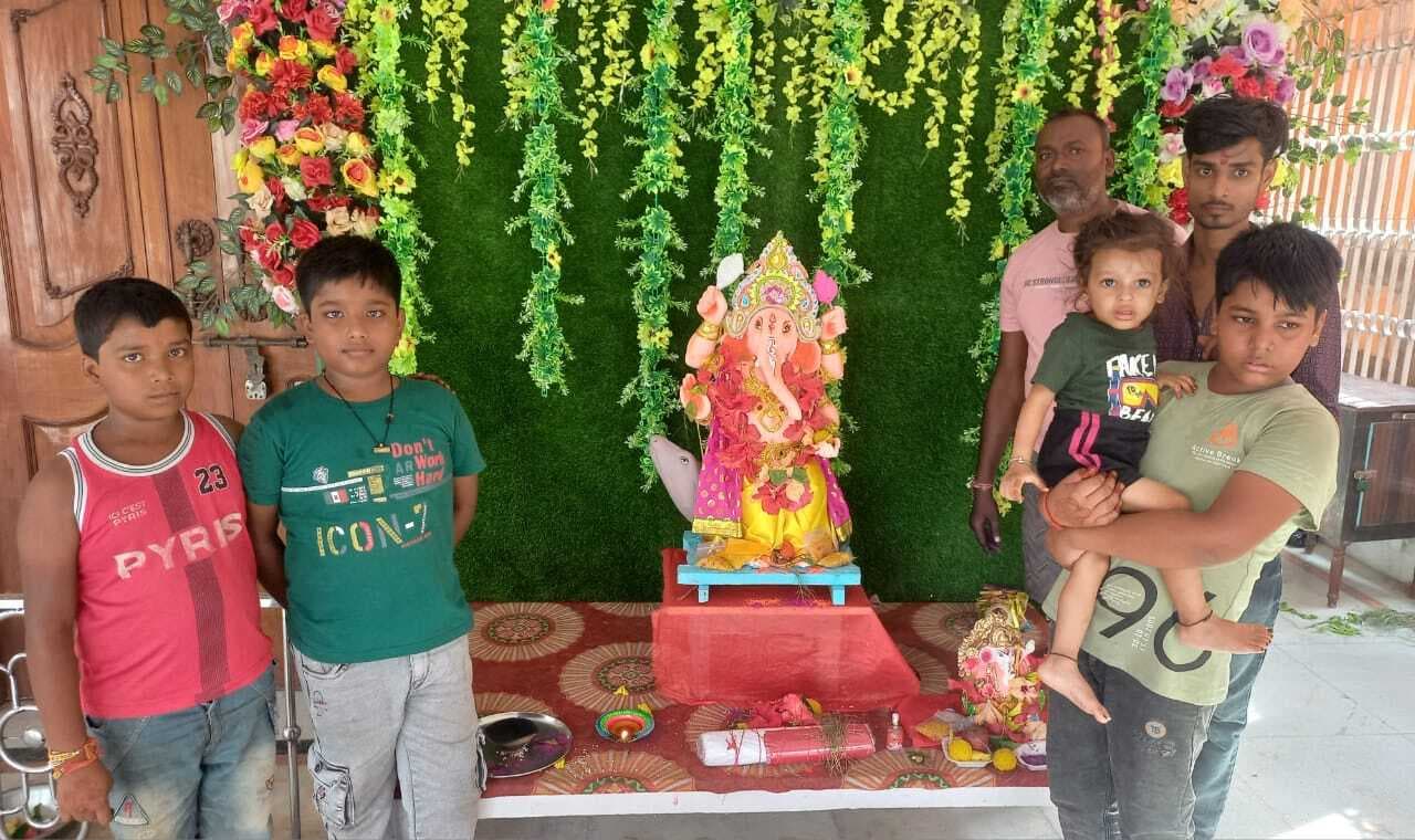 मनिहारी में गणेश पूजा से माहौल भक्तिमय