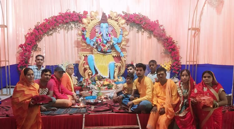 बारसोई में धूमधाम से मनायी जा रही गणेश पूजा