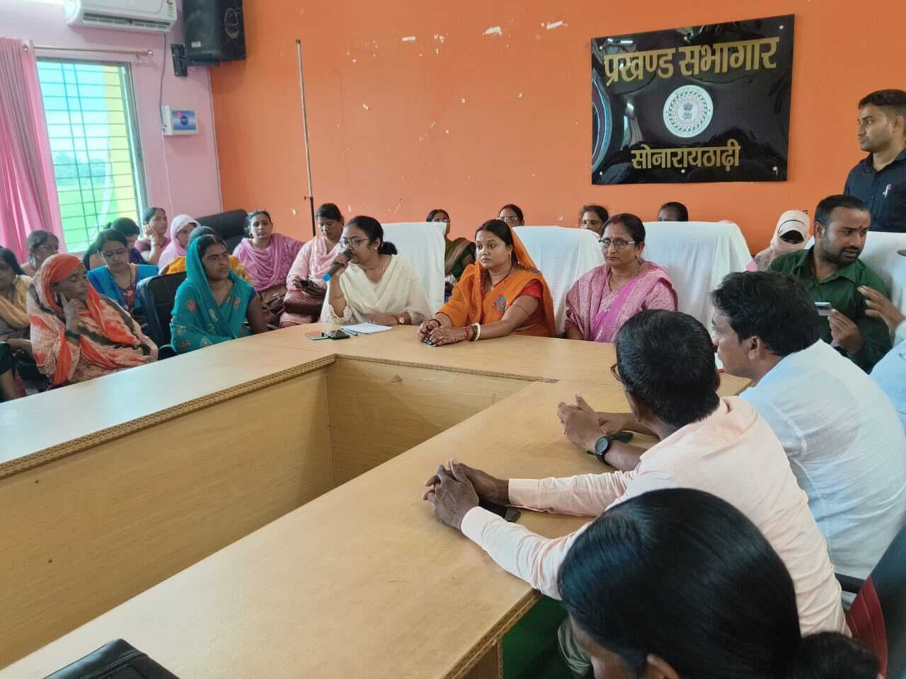 Deoghar news : पीएम व अबुआ आवास व सिंचाई कूप निर्माण की लंबित योजनाओं को जल्द पूरा करने दिया टास्क