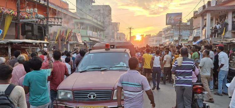 श्रीमद्भागवत कथा के दौरान ट्रांसफार्मर में लगी आग, अफरा-तफरी