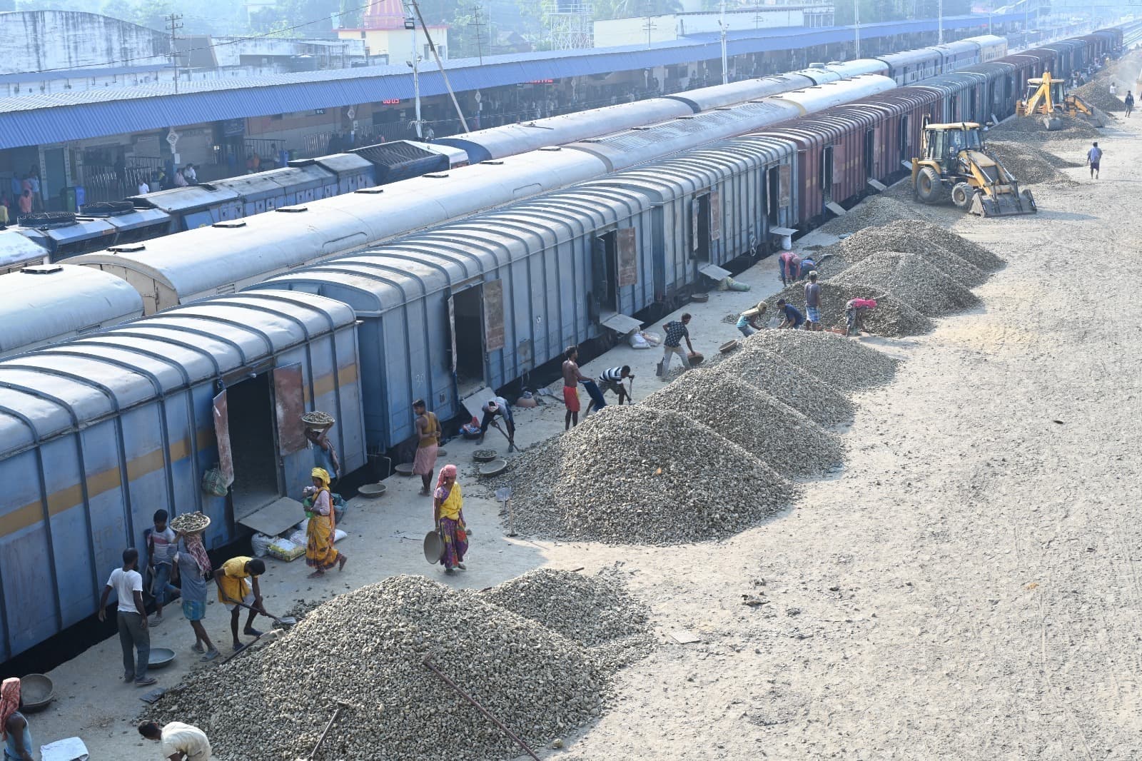 कटिहार से जुलाई माह में 27 रेक हुआ अनलोड