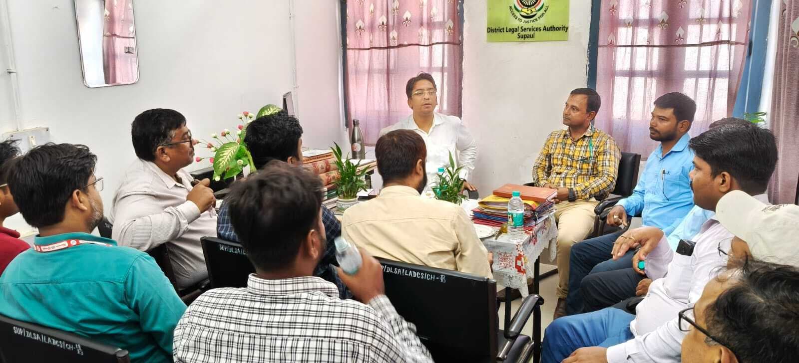 लोक अदालत की तैयारी को लेकर बैंक प्रबंधकों की बैठक