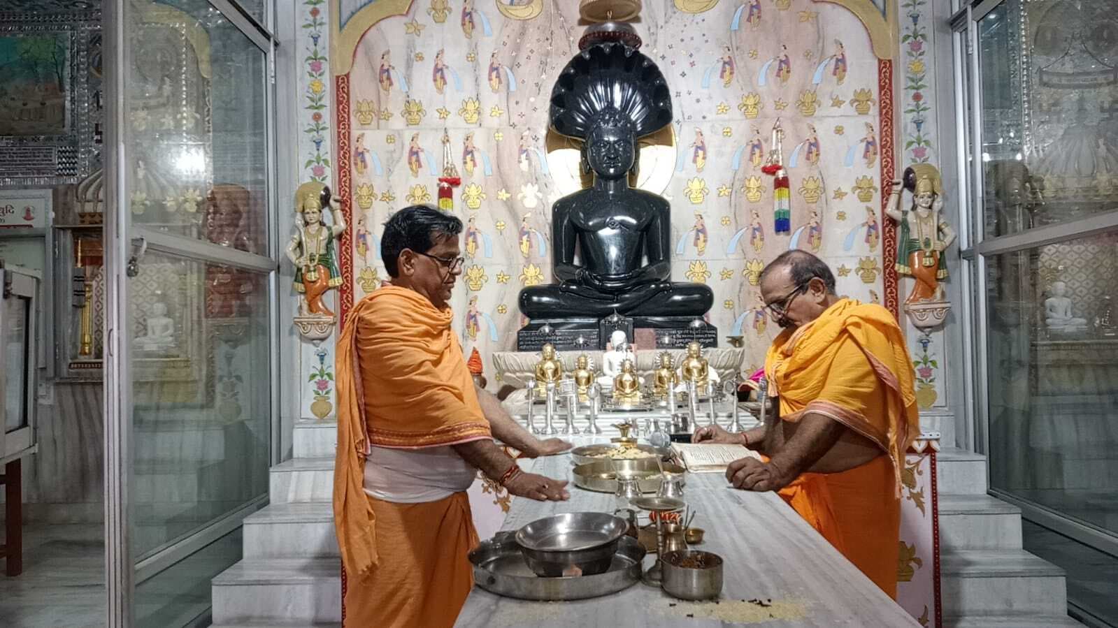 Deoghar News : दशलक्षण महापर्व का शुभारंभ, आत्मशुद्धि का दिया संदेश