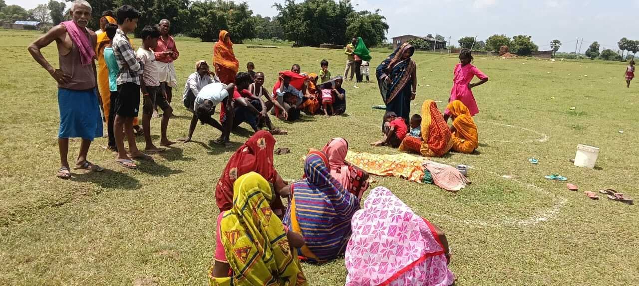 दूध बेचने निकले युवक का बहियार में मिला शव, गर्दन पर रस्सी का था जख्म