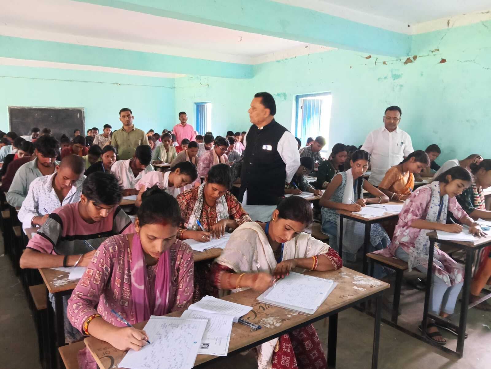 कदाचार मुक्त हुई स्नातक पार्ट टू की परीक्षा