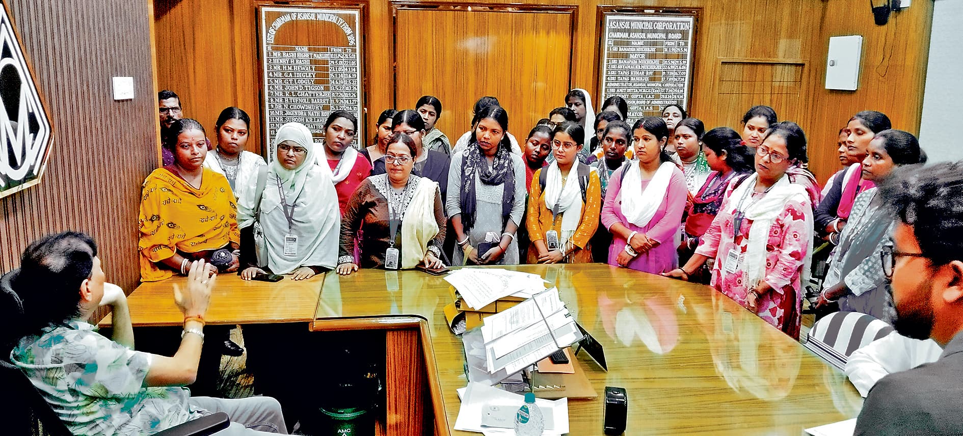 निर्मल साथी कर्मियों ने वेतन को लेकर किया प्रदर्शन