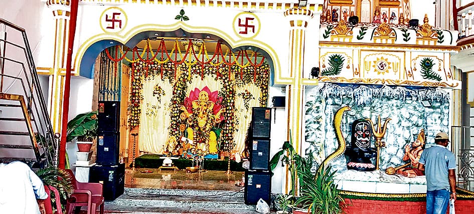 आसनसोल श्रीपल्ली में मुखर्जी परिवार ने मनाया गणेश महोत्सव