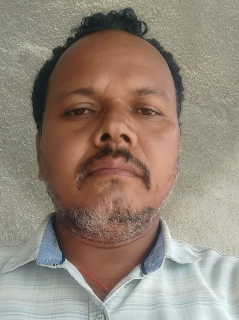 तमाड़ सीएचसी परिसर में गंदगी, मरीजों को परेशानी*परिसर में कीचड़ में फंस रही एंबुलेंस, ट्रेक्टर से खींचकर निकालना पड़ रहा बाहर*सबसे बड़ा सवाल सीएचसी परिसर के बदहाली का जिम्मेदार कौन ?