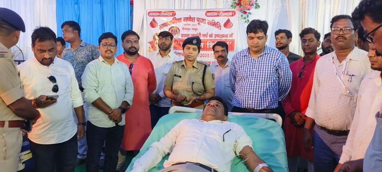 रजत जयंती पर सार्वजनिक गणेश पूजा समिति ने किया रक्तदान