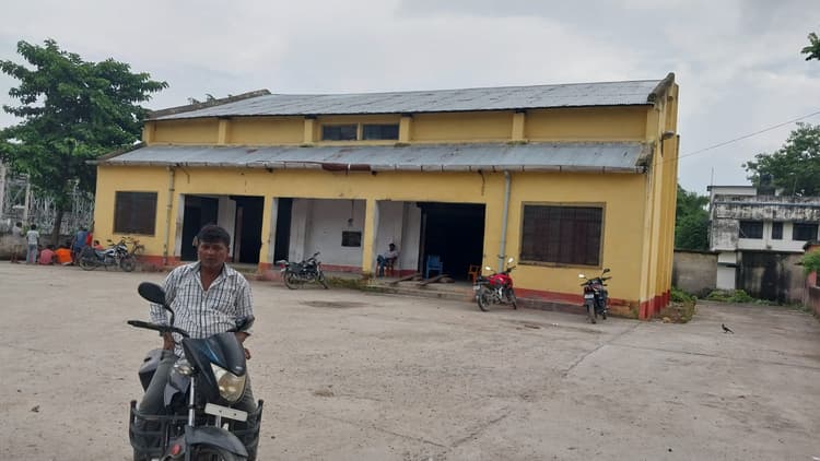 एफसीआइ गोदाम में प्राइवेट व्यक्ति कर रहे दखलंदाजी