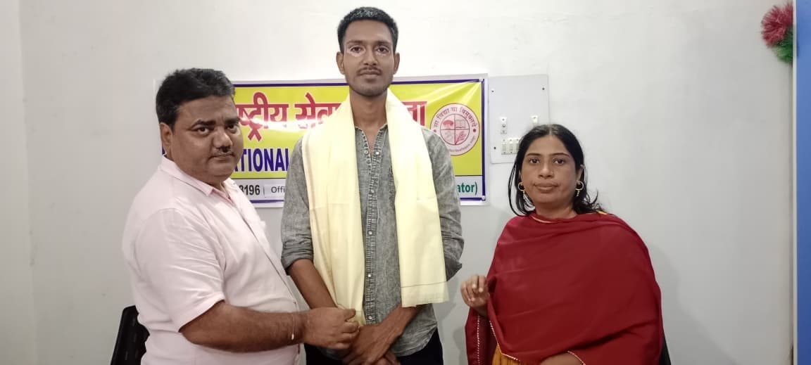 खेल के क्षेत्र में उत्कृष्ट प्रदर्शन करने वाले स्वयंसेवक को मिला सम्मान