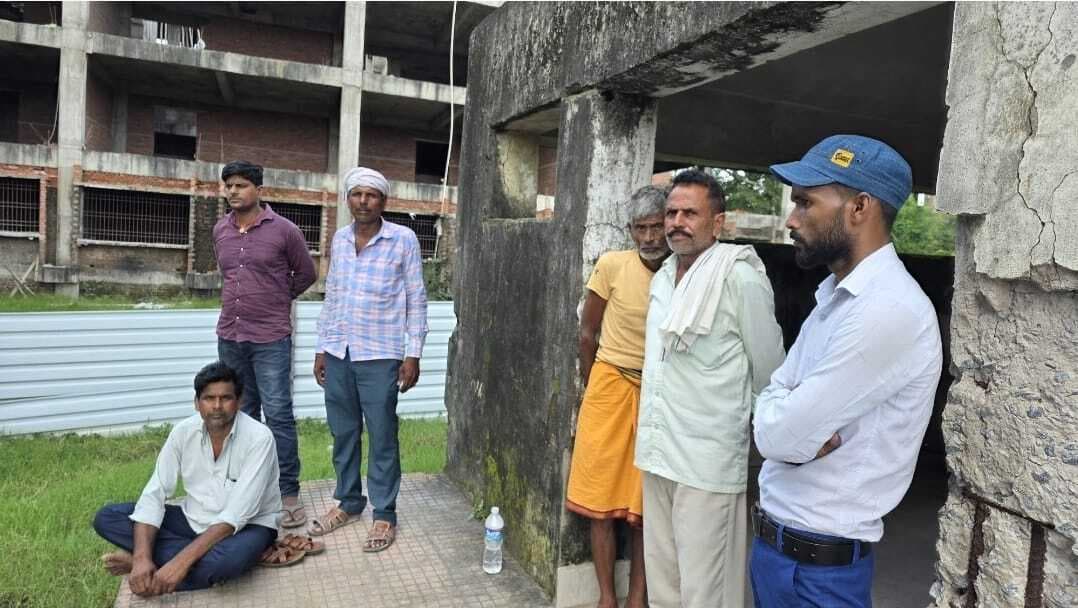 शौच के लिए घर से बाहर निकली वृद्ध महिला का आहर से मिला शव, हत्या की आशंका