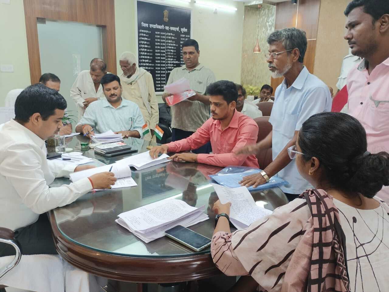 आमजन के आवेदन पर लापरवाही बर्दाश्त नहीं : डीएम