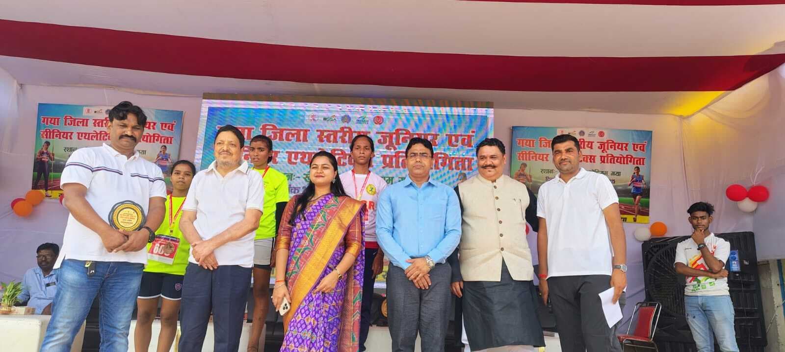 एथलेटिक्स में खिलाड़ियों ने दिखाया दमखम