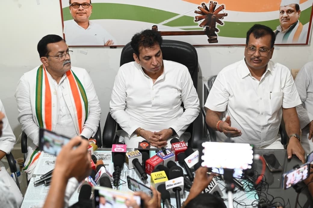 Motihari: जनता अब वोट चोरी और लोकतंत्र की हत्या नहीं करेगी बर्दाश्त : देवेंद्र यादव