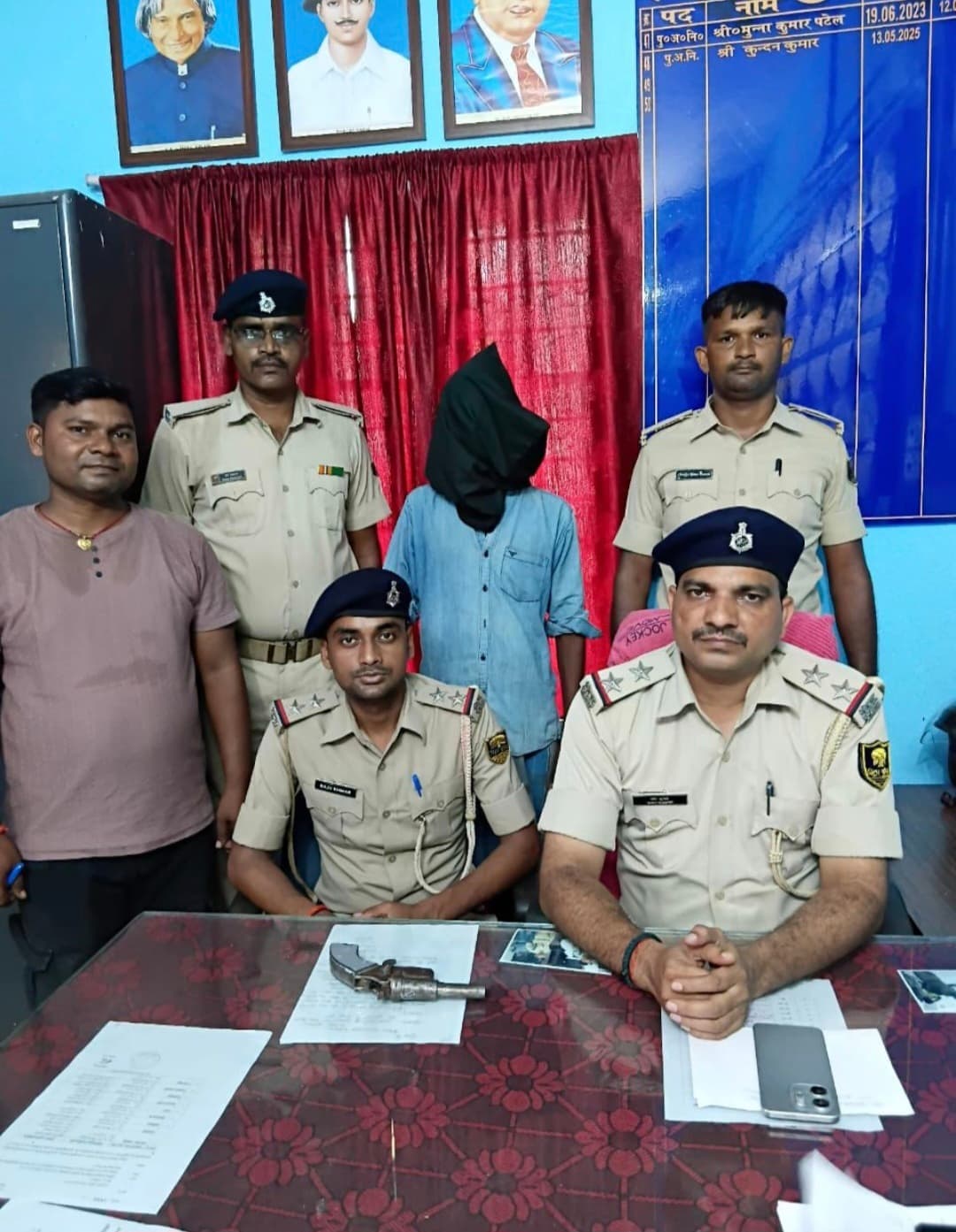 पत्नी को धमकाने कट्टा लेकर पहुंचा सुसराल, पुलिस ने किया गिरफ्तार