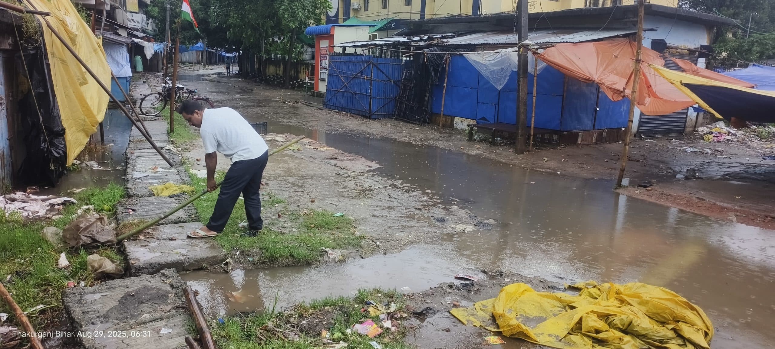 जल जमाव से आमजन परेशान