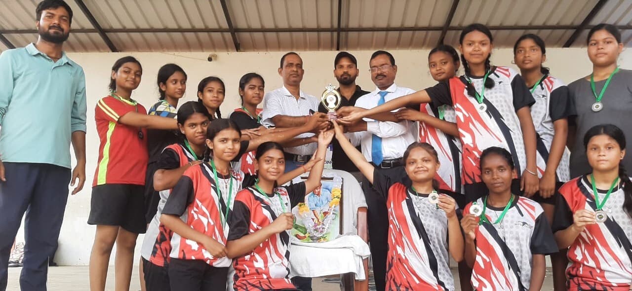 मिनी मैराथन, खो-खो व बॉलीबॉल के खिलाड़ी हुए सम्मानित