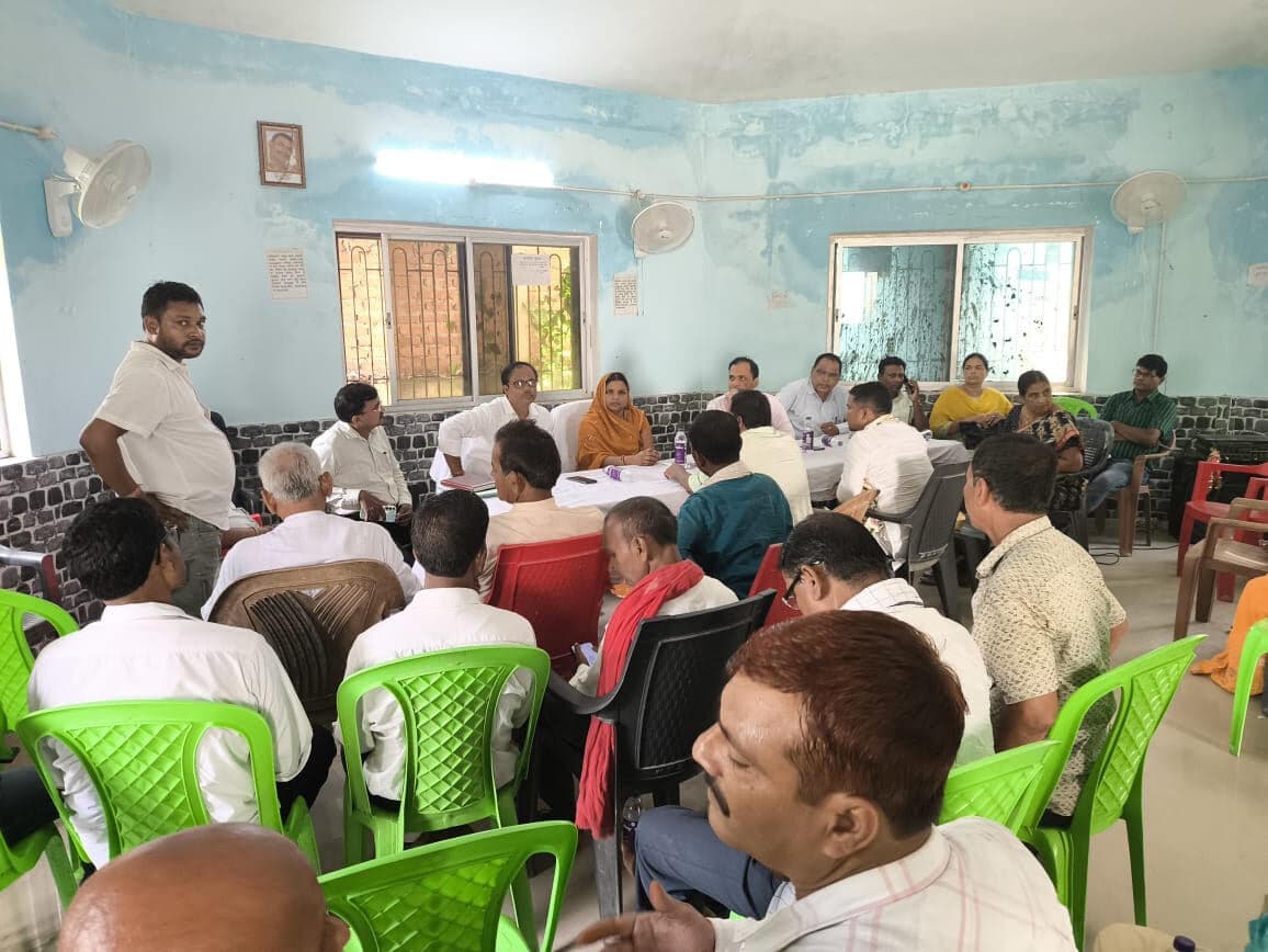 Darbhanga : पंस की बैठक में चालू वित्तीय वर्ष की याेजनाओं के चयन पर विमर्श