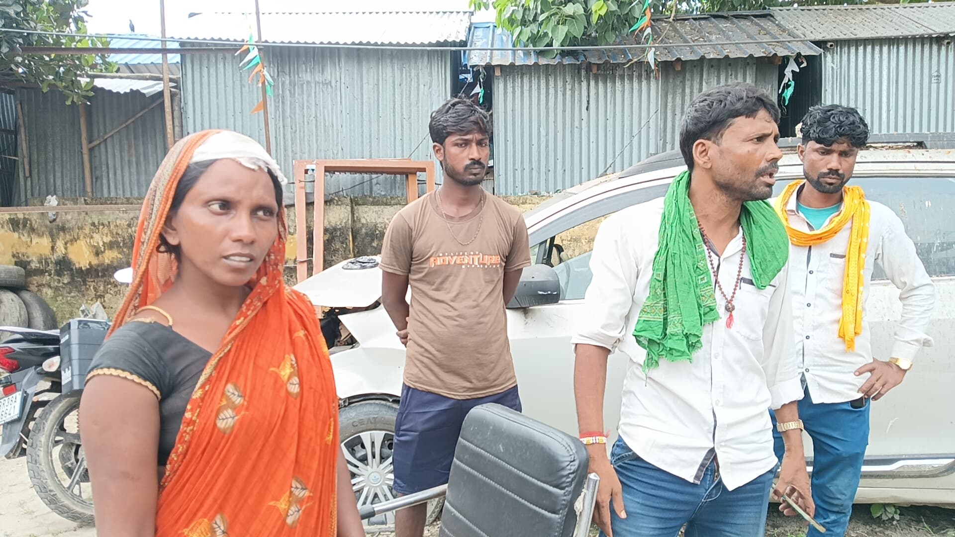 जमीन हड़पने की नियत से घर से किया बेदखल