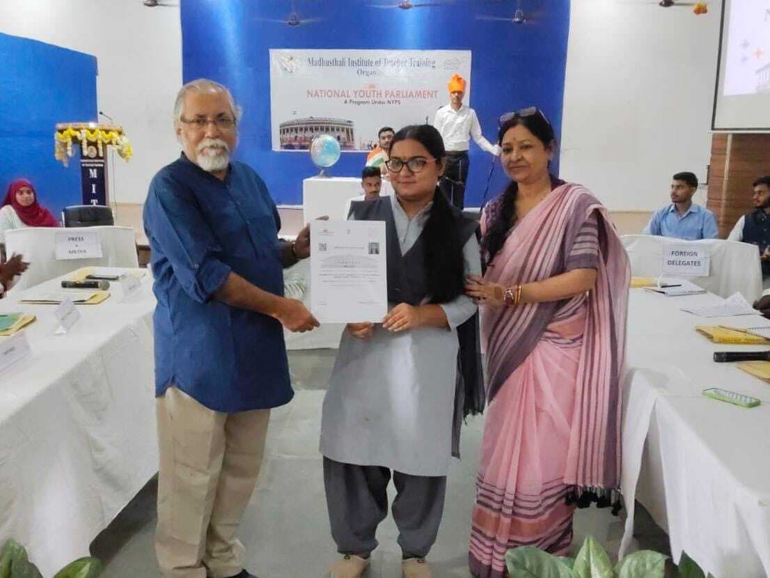 मधुस्थली में हुआ राष्ट्रीय युवा संसद कार्यक्रम