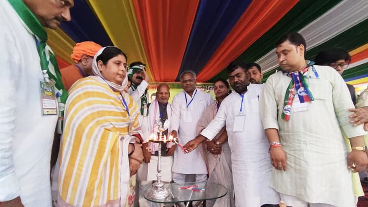 kaimur News : पीएम मोदी की मां को दी गयी गाली का बिहार की जनता देगी जवाब