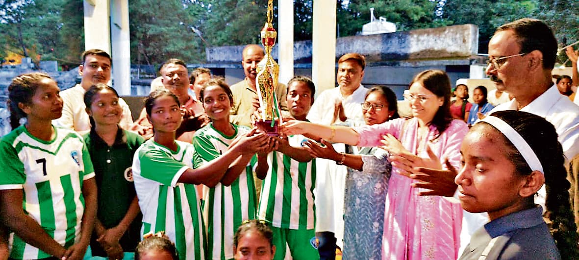 Chaibasa News : संत जेवियर्स को पराजित कर एसएसए बना चैंपियन