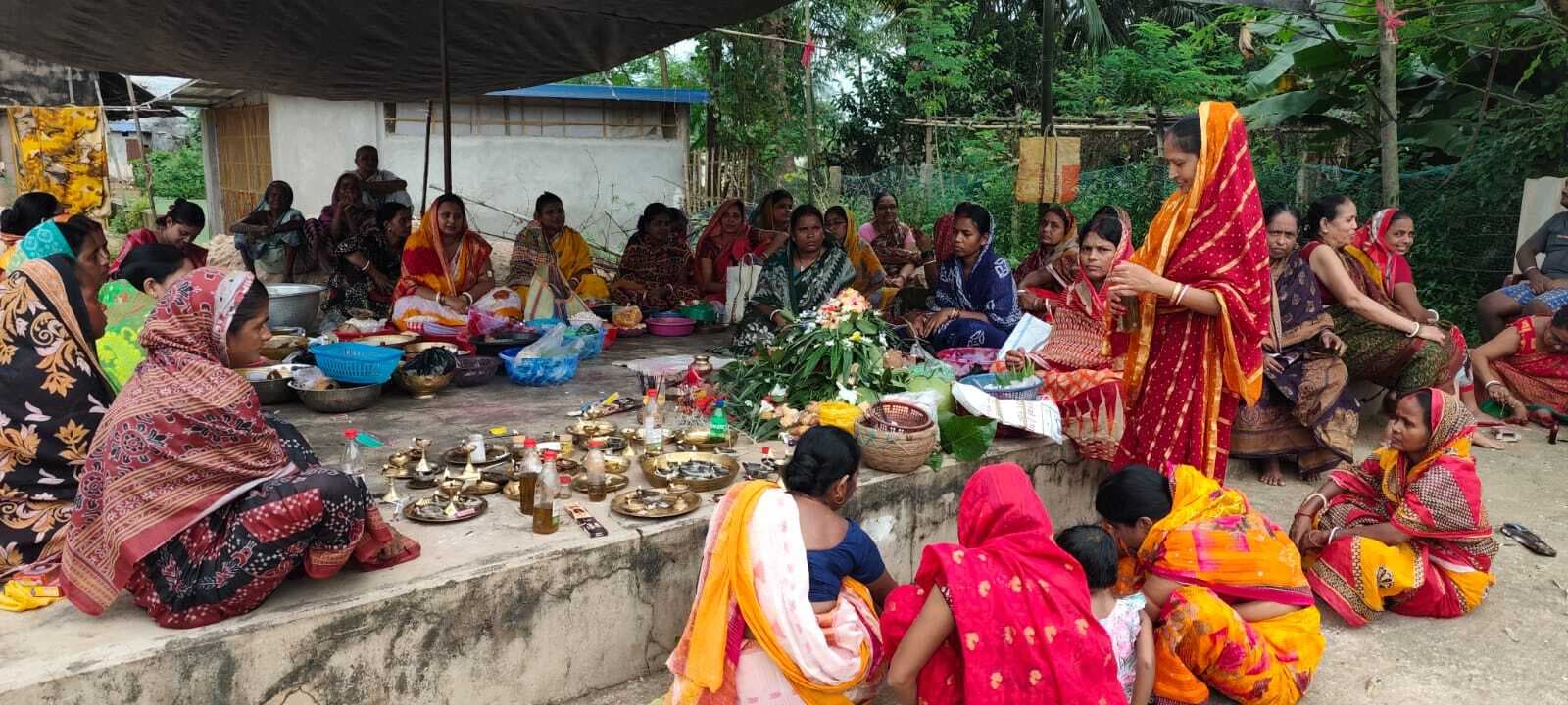 East Singhbhum News : दादी के भजनों पर झूमे श्रद्धालु