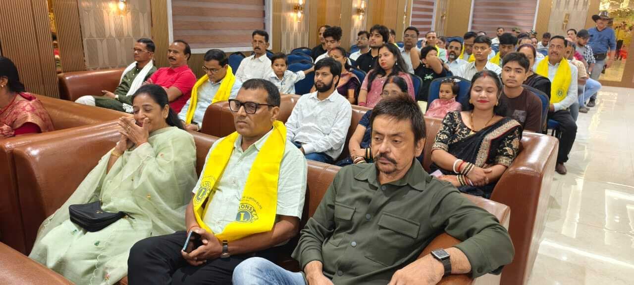 Giridih News: लायंस क्लब ऑफ गिरिडीह एलिट का पदस्थापना समारोह