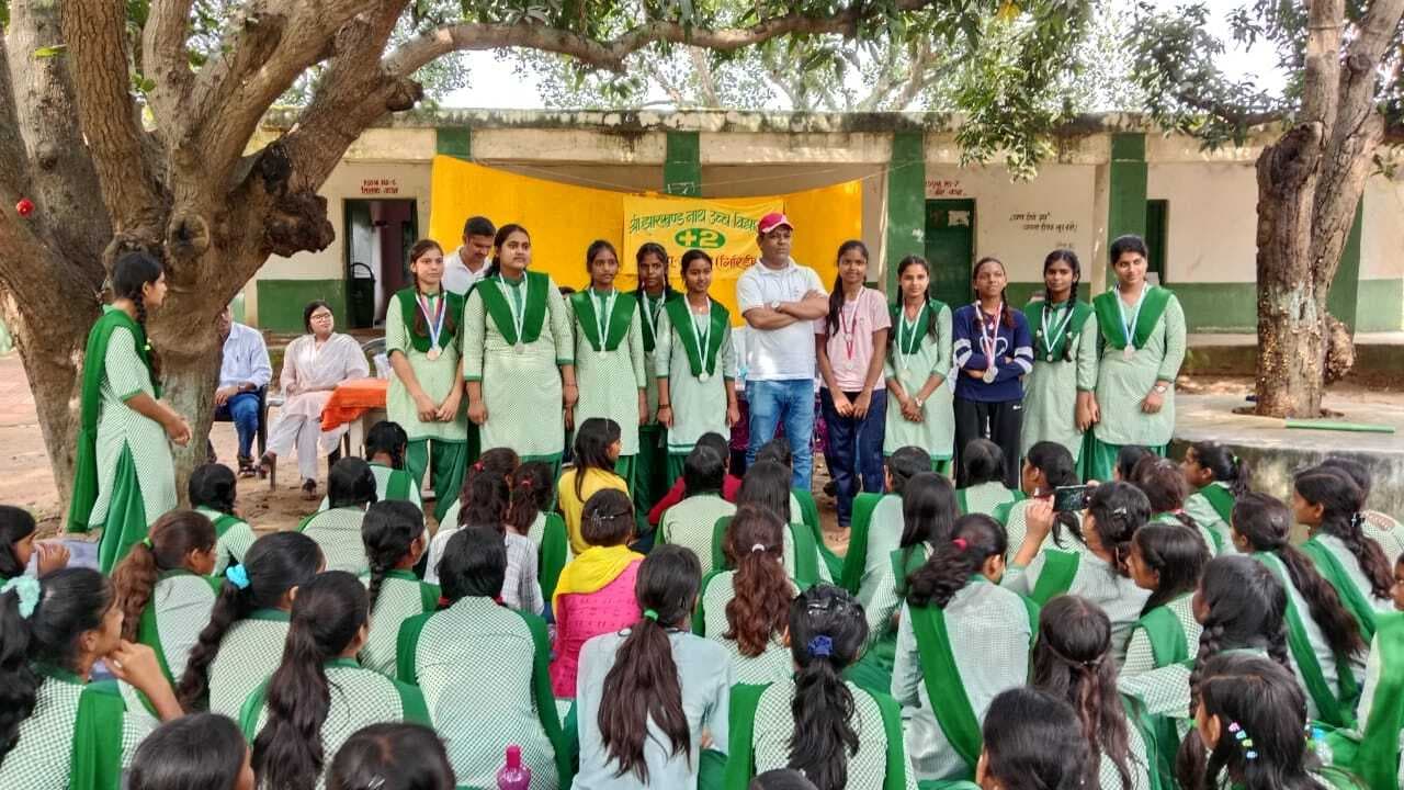 Giridih News: झारखंडनाथ प्लस टू उच्च विद्यालय तारा में मना खेल दिवस