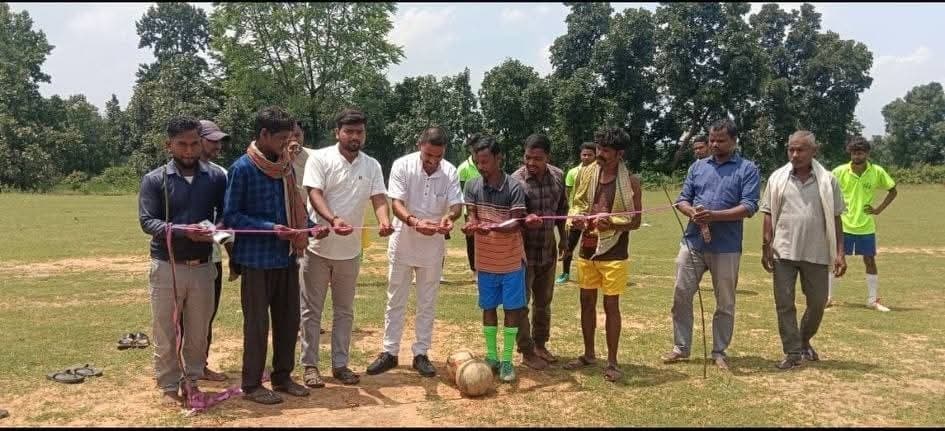 Giridih News: एसएससी क्लब बहादुरपुर ने जीता  फुटबाल टूर्नामेंट का उद्घाटन मैच