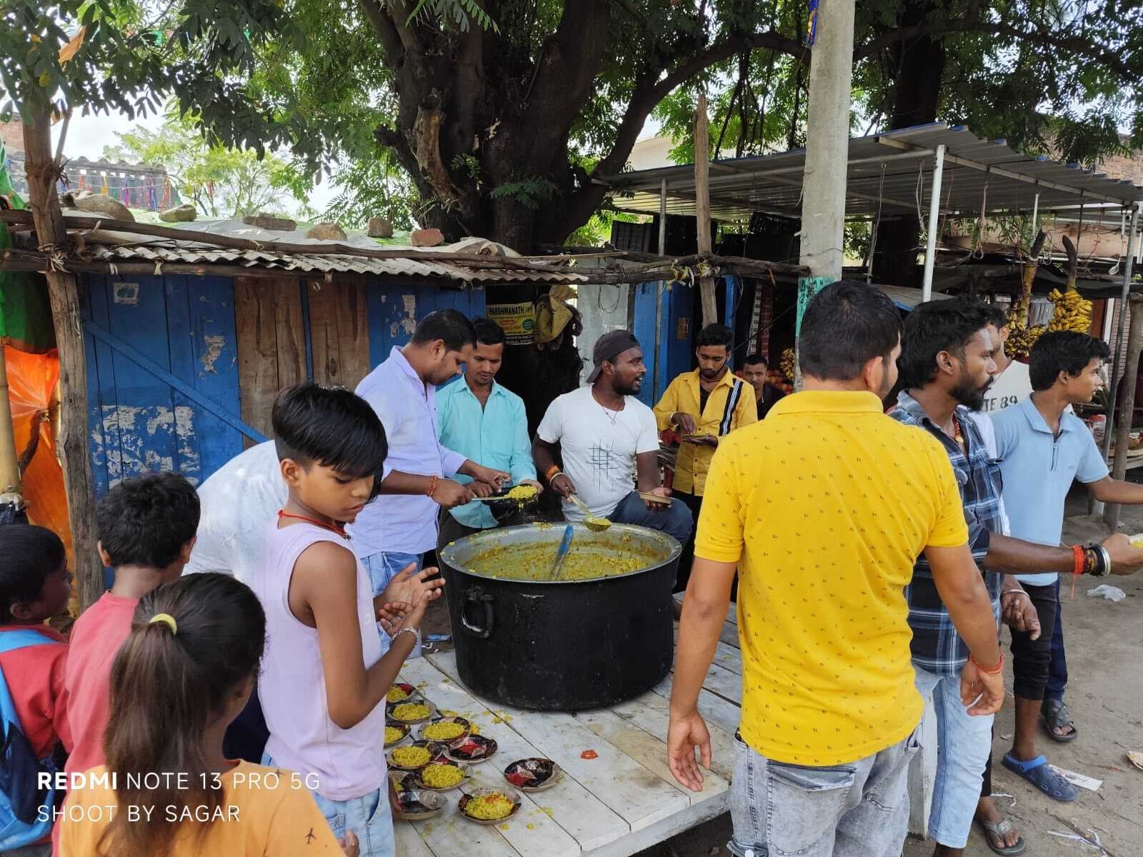 Giridih News: गावां में भंडारे के साथ गणेश पूजा का समापन