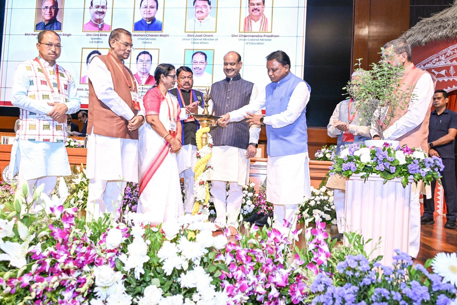 Bhubaneswar News: दलगत राजनीति से ऊपर उठकर काम करती हैं संसदीय समितियां : ओम बिरला