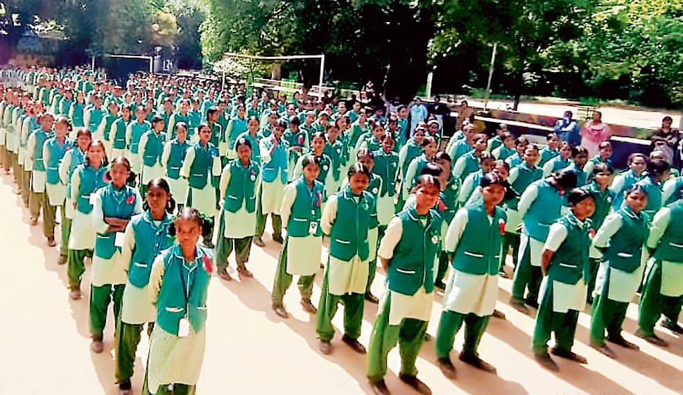 Chaibasa News : पढ़ाई के साथ खेलकूद पर भी ध्यान दें विद्यार्थी : प्राचार्या