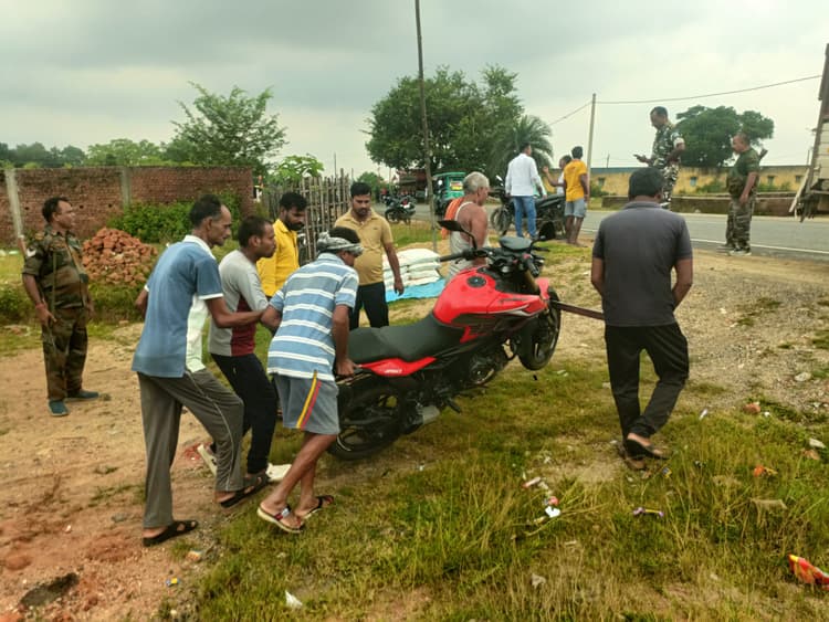 Giridih News: दो बाइकों की सीधी टक्कर में युवक जख्मी