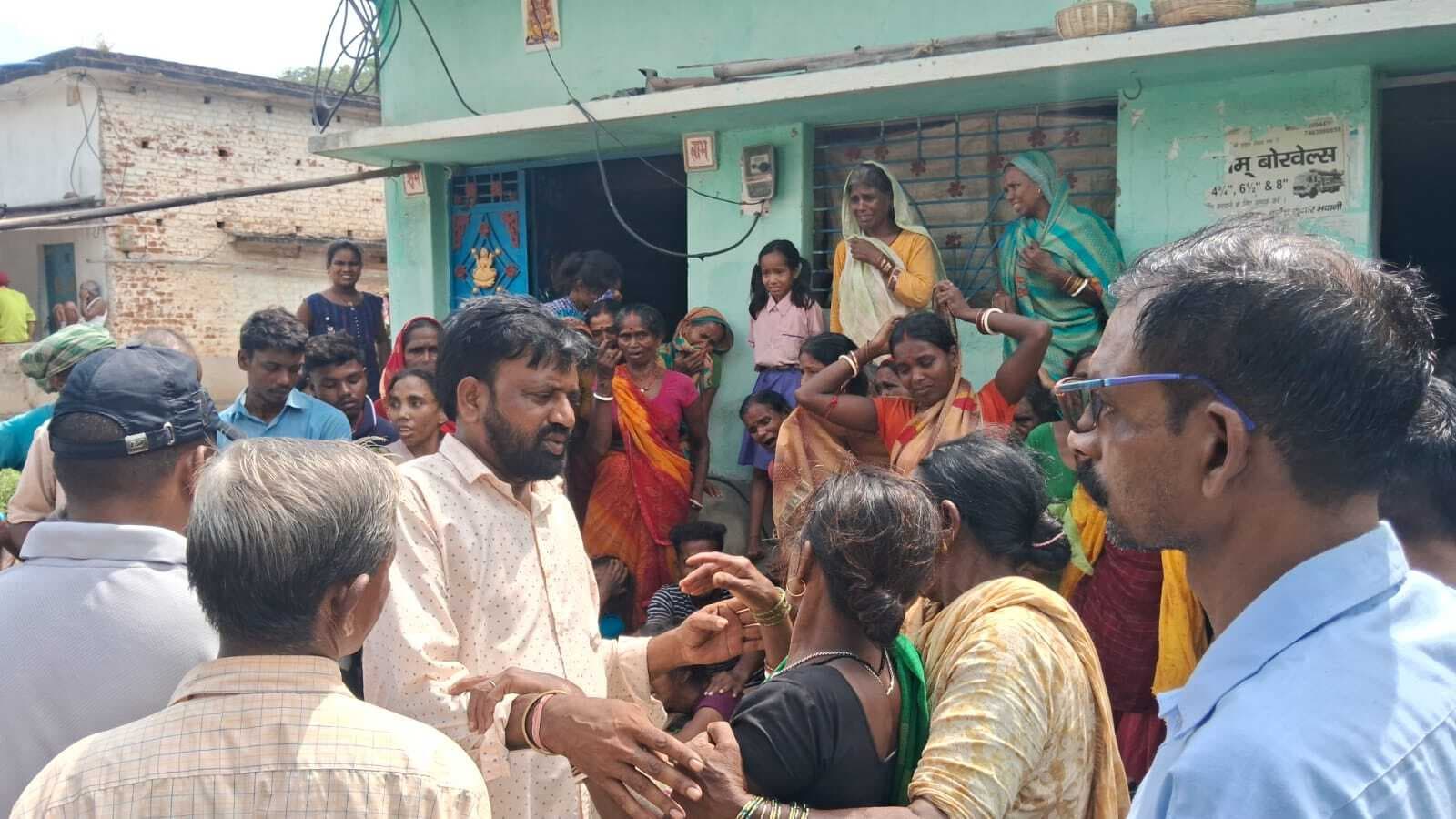 Giridih News: कार की चपेट में आकर एक की मौत, दूसरा घायल