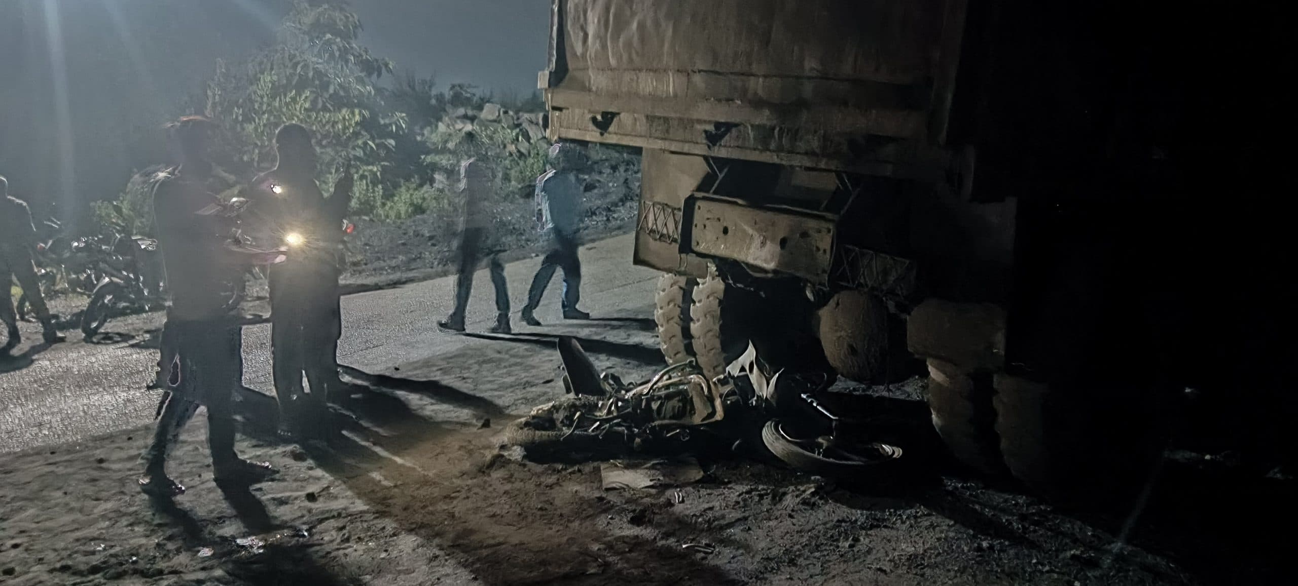 Dhanbad News : नाइट शिफ्ट में हाजिरी बनाने जा रहे कोलकर्मी को हाइवा ने मारा धक्का, मौत