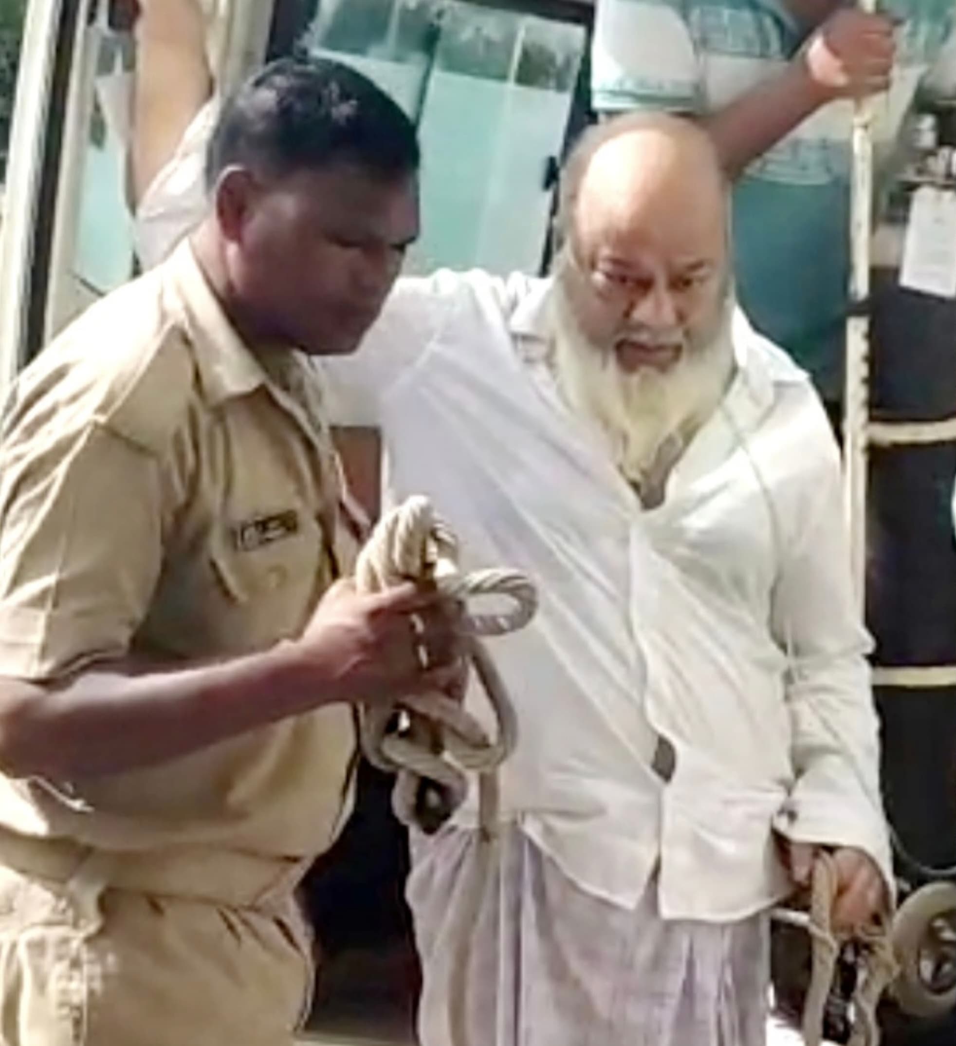 Dhanbad News : गैंगस्टर फहीम खान की तबीयत बिगड़ी, एमजीएम अस्पताल में भर्ती